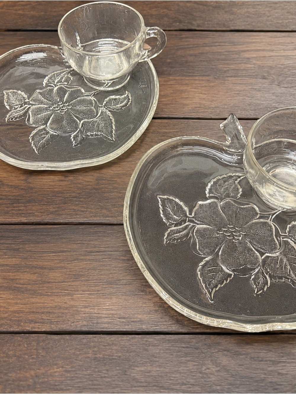 Vintage Clear Glass Apple Snack Set 2 Cups & 2 Apple Plates Floral